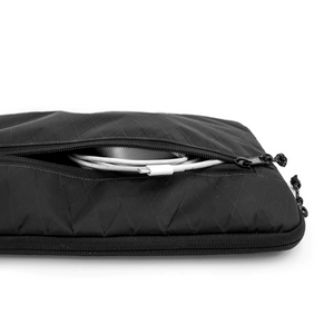 Ally - Laptop Case, 15 inch - Black - Flowfold