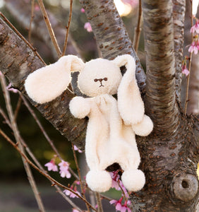 This original handmade bunny will become a beloved cozy toy for baby. The texture provides relief from sore or itchy gums due to teething, as well as encourage tactile exploration. The flat body is easy for baby to hold on to while soothing teething pains.