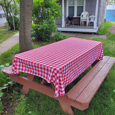 This classic plaid tablecloth adds charm to any picnic, boat or cabin life.  Add matching flannel Picnic Napkins for the perfect setting for your outdoor fun.